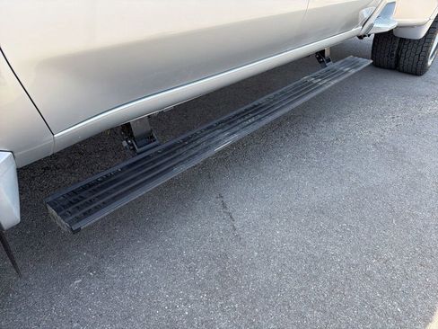 Used 2023 Chevrolet Silverado 3500 High Country image 15