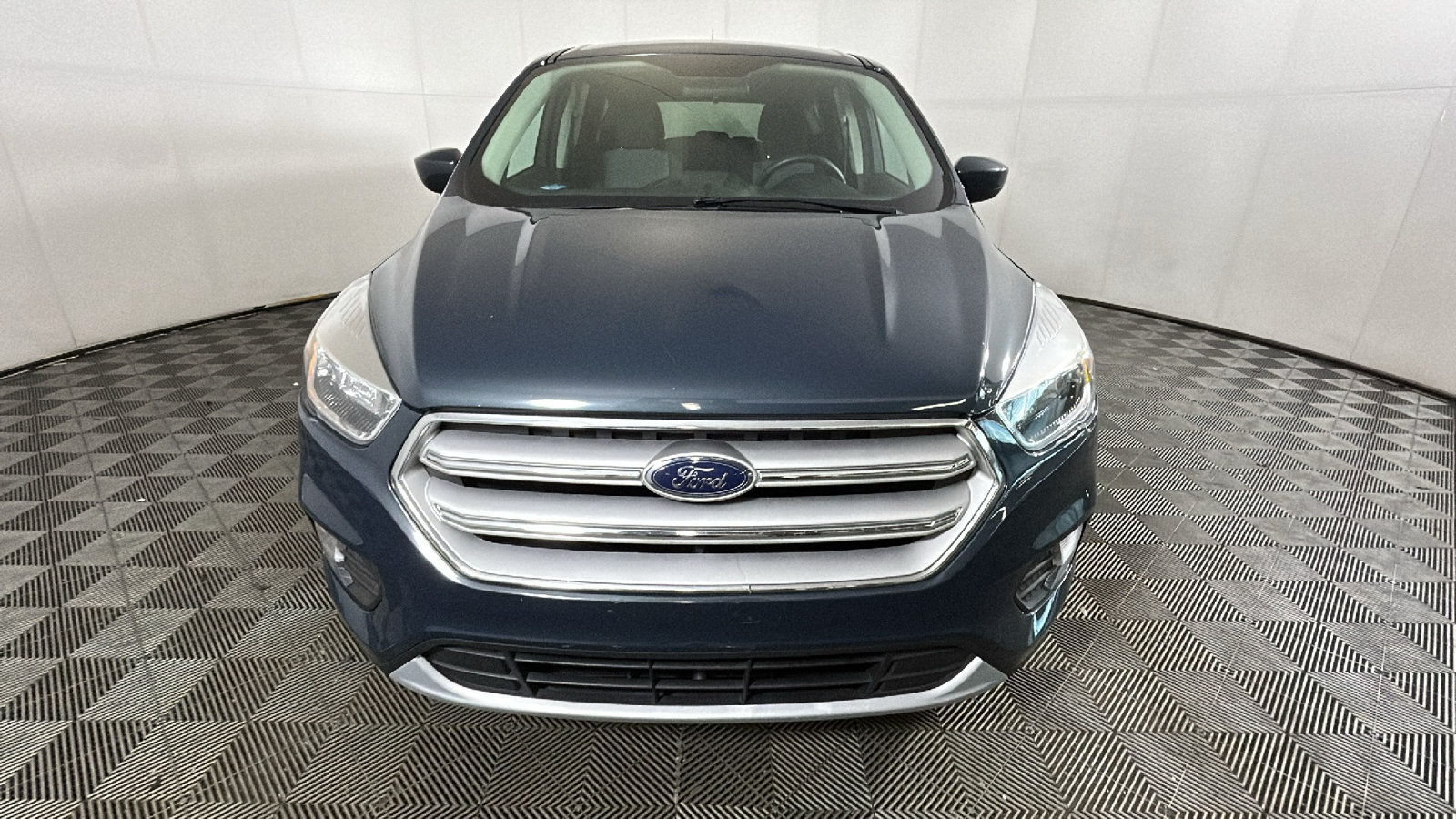 Used 2019 Ford Escape SE FWD image 8