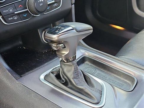 Used 2019 Dodge Charger SXT w/ Leather Interior Group image 10