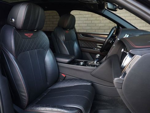 Used 2018 Bentley Bentayga AWD/4WD image 36