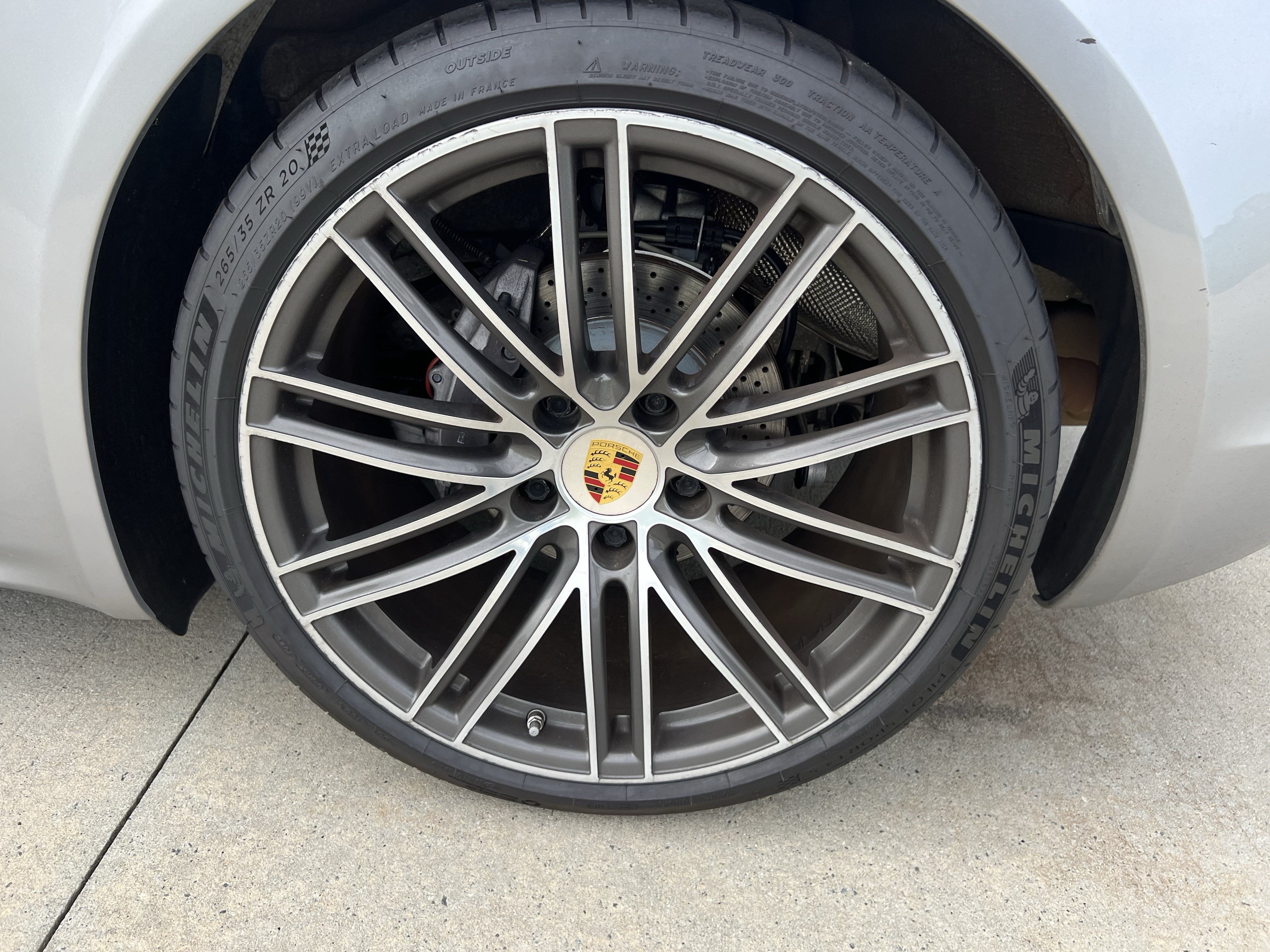 Used 2017 Porsche 718 Boxster RWD image 13