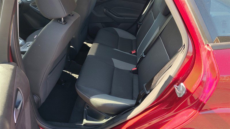 Used 2013 Ford Focus SE w/ SE Winter Pkg FWD image 15