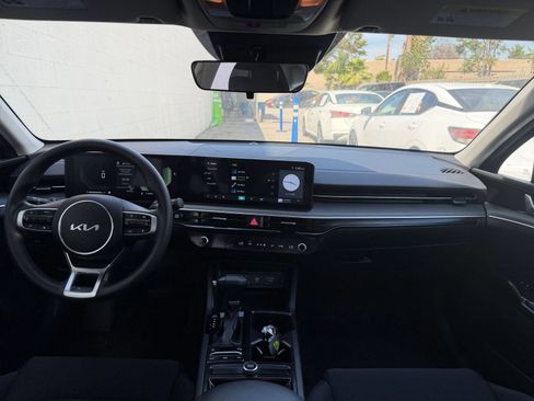Used 2025 Kia K5 LXS FWD image 32