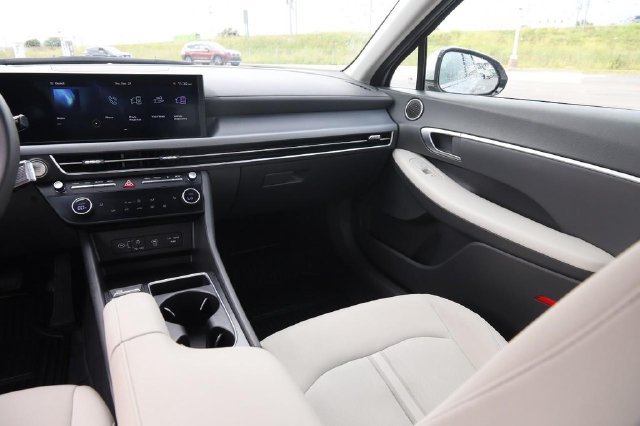 Used 2025 Hyundai Sonata SEL FWD image 27