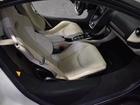 Used 2020 McLaren GT image 17