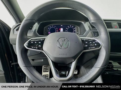 Used 2022 Volkswagen Tiguan SEL R-Line AWD/4WD image 11