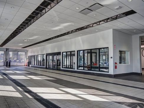 Used 2021 Tesla Model Y Long Range image 7