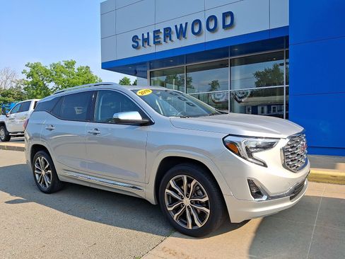 Used 2019 GMC Terrain Denali AWD/4WD image 1