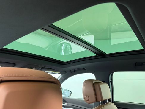 Used 2022 Audi e-tron Premium image 15