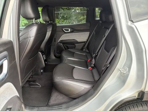 Used 2024 Jeep Compass Latitude AWD/4WD image 14