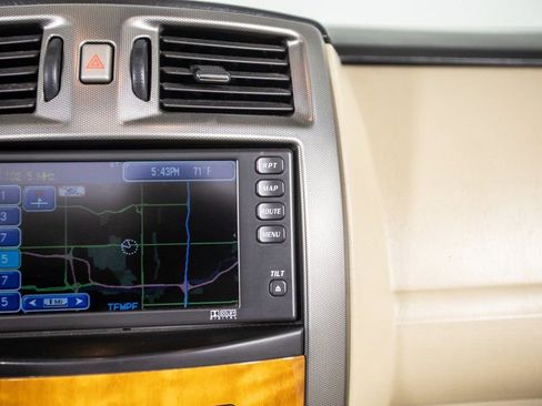 Used 2008 Cadillac XLR image 32