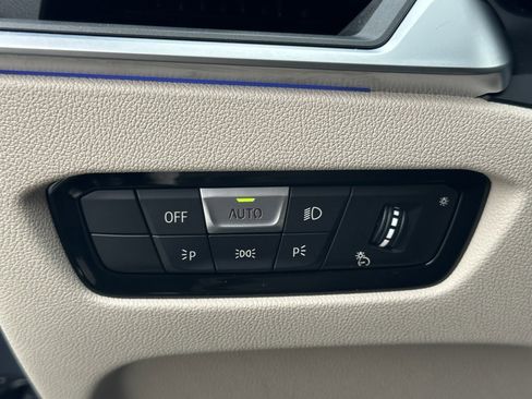 Used 2023 BMW M440i Convertible w/ Premium Package image 32