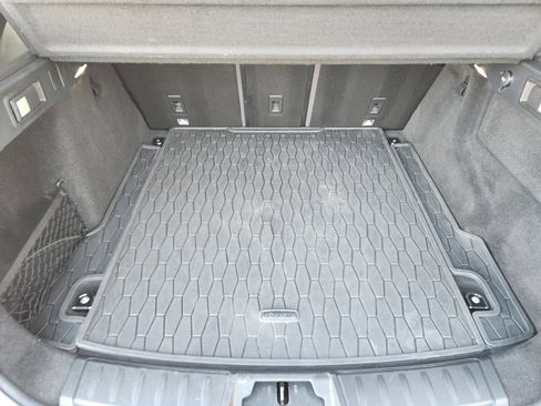 Used 2018 Jaguar F-PACE Prestige image 35