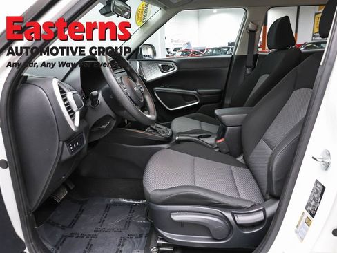 Used 2024 Kia Soul LX w/ Option Group 015 FWD image 14