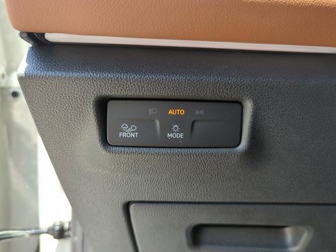 New 2026 Volkswagen Tiguan SEL R-Line AWD/4WD image 35