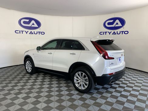 Used 2021 Cadillac XT4 Luxury w/ Cold Weather Package FWD image 5