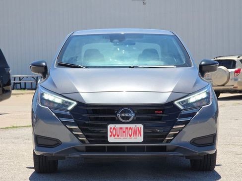 Used 2024 Nissan Versa SR FWD image 2