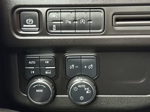 Used 2024 Chevrolet Tahoe LT AWD/4WD image 43