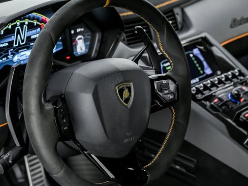 Used 2019 Lamborghini Aventador SVJ image 30