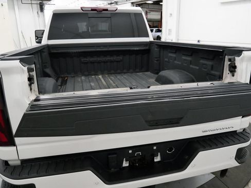 Used 2024 GMC Sierra 2500 Denali w/ Denali Reserve Package AWD/4WD image 39