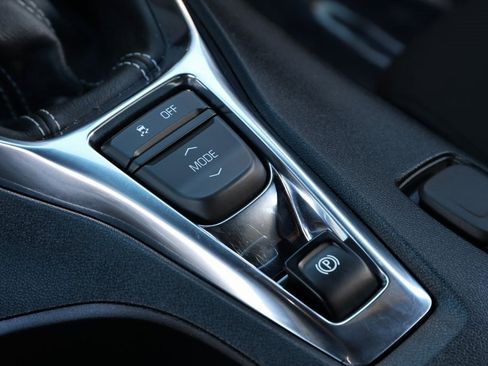 Used 2022 Chevrolet Camaro LT w/ Technology Package image 25