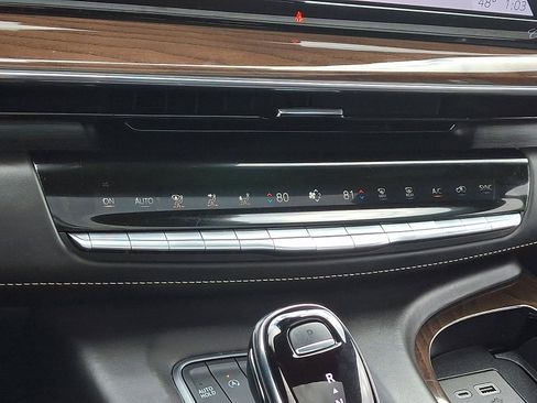 Used 2023 Cadillac Escalade Sport Platinum image 18