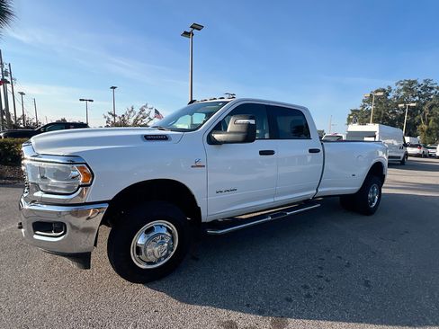 Used 2024 RAM 3500 Big Horn AWD/4WD image 9