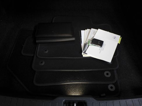 Used 2020 Volvo S60 T5 Momentum image 61