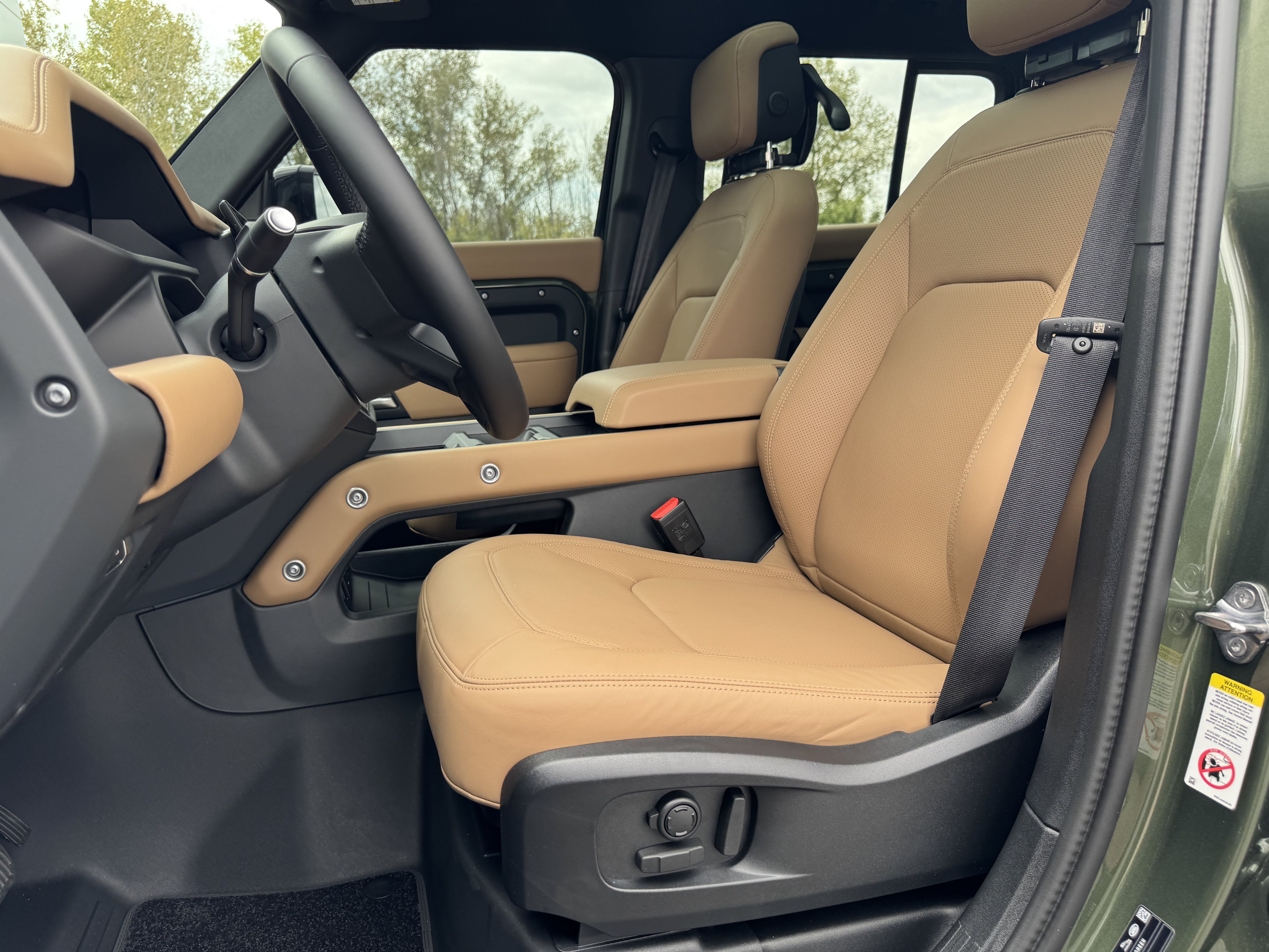 New 2026 Land Rover Defender 110 S AWD/4WD image 15