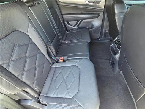 Used 2024 Volkswagen Atlas Cross Sport SE w/ Panoramic Sunroof Package AWD/4WD image 18