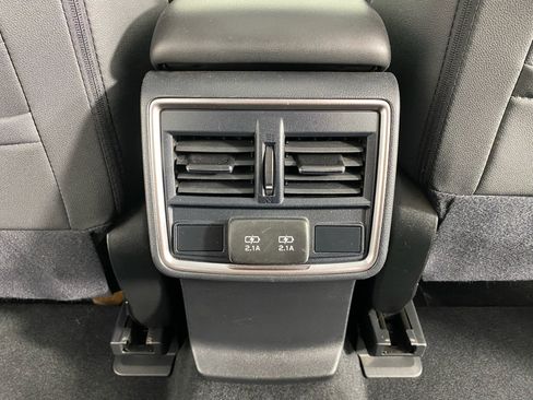 Used 2020 Subaru Forester Premium AWD/4WD image 19