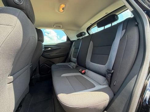 Used 2023 Chevrolet TrailBlazer LS FWD image 13