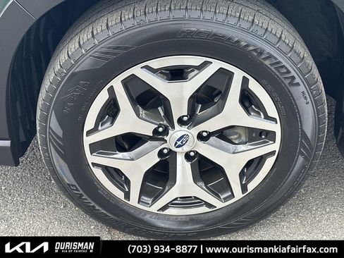 Used 2023 Subaru Forester Premium image 27