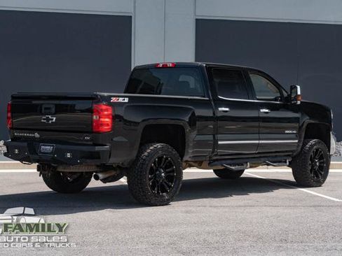 Used 2016 Chevrolet Silverado 3500 LTZ AWD/4WD image 12