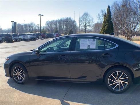 Used 2018 Lexus ES 350 w/ Luxury Package w/Wood Trim image 5