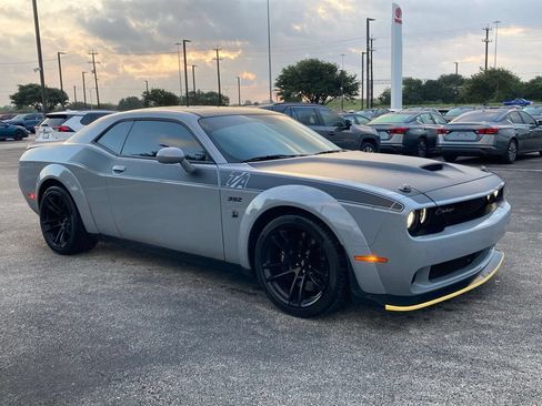 Used 2022 Dodge Challenger R/T Scat Pack RWD image 3