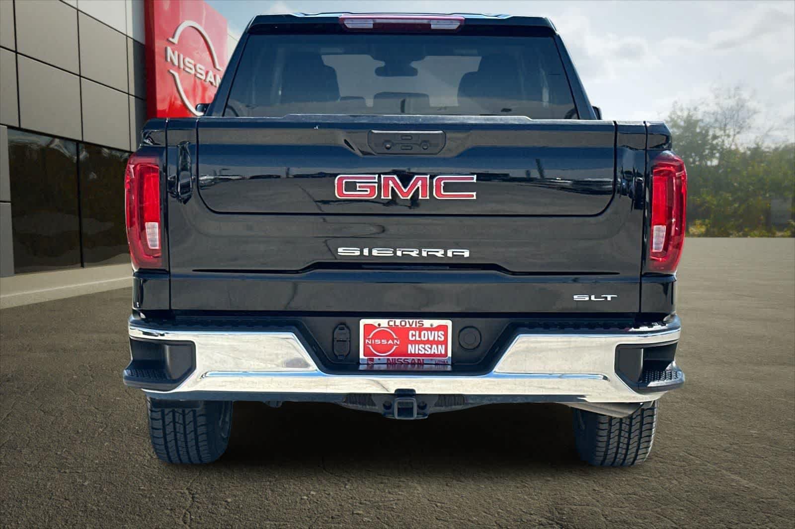 Used 2025 GMC Sierra 1500 SLT RWD image 8