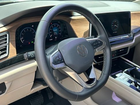 Used 2024 Volkswagen Atlas SE FWD image 17