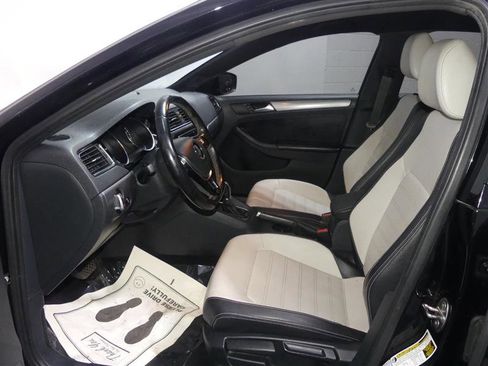 Used 2016 Volkswagen Jetta Sport image 20