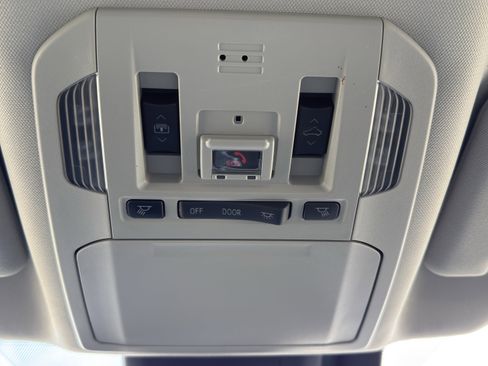 Used 2022 Toyota Highlander Platinum image 40