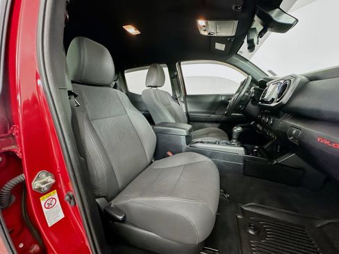 Used 2018 Toyota Tacoma TRD Sport w/ Technology Package RWD image 27