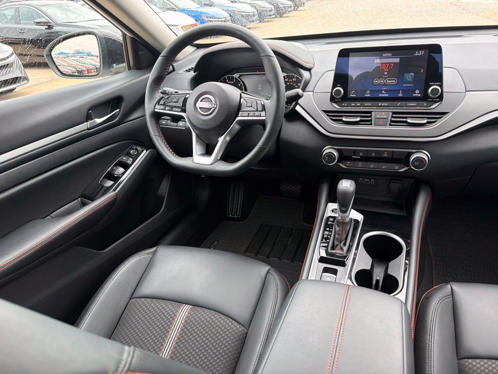 Used 2025 Nissan Altima 2.5 SR AWD/4WD image 22