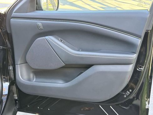 Used 2022 Ford Mustang Mach-E Select image 31