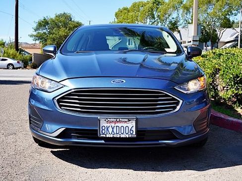 Used 2019 Ford Fusion SE FWD image 4