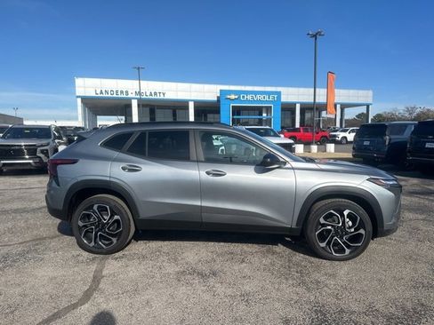 New 2026 Chevrolet Trax RS w/ Driver Confidence Package image 2