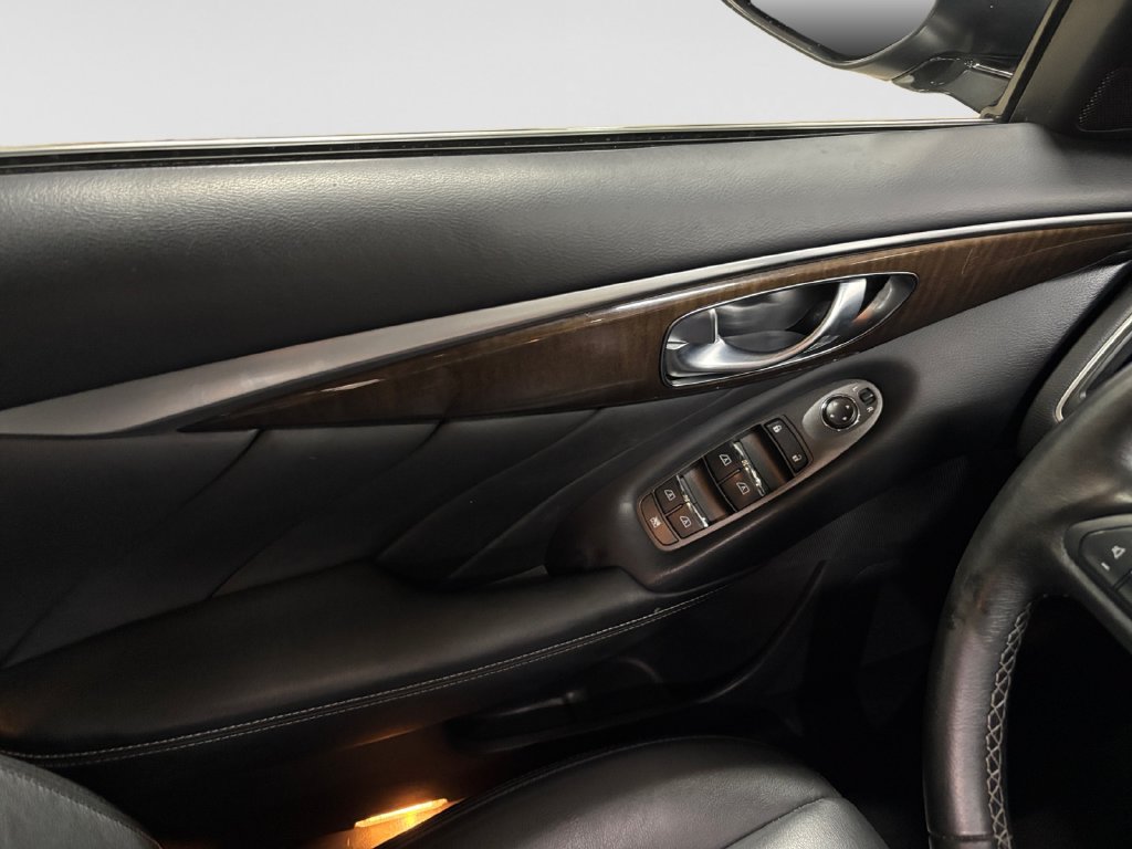 Used 2018 INFINITI Q50 Luxe RWD image 17
