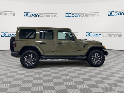 New 2026 Jeep Wrangler Unlimited Sahara AWD/4WD image 9