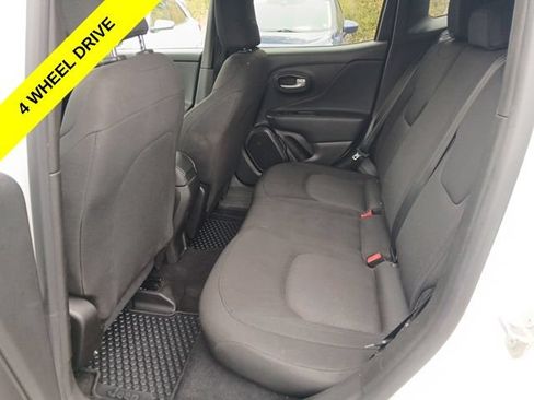 Certified 2023 Jeep Renegade Latitude AWD/4WD image 10
