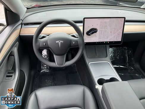 Used 2024 Tesla Model Y 2WD image 32