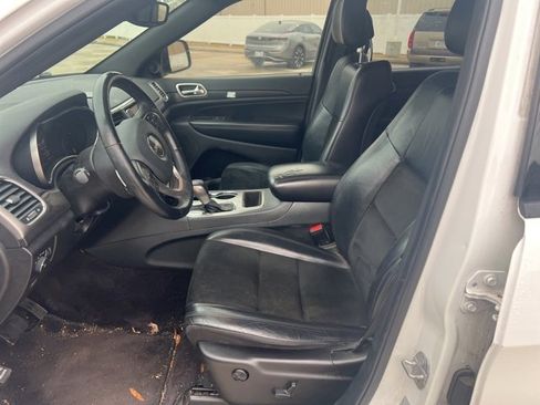 Used 2017 Jeep Grand Cherokee Altitude image 11